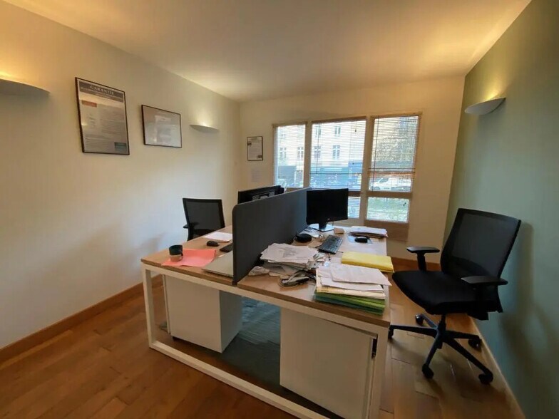 Office in Rennes for lease - Building Photo - Image 3 of 5