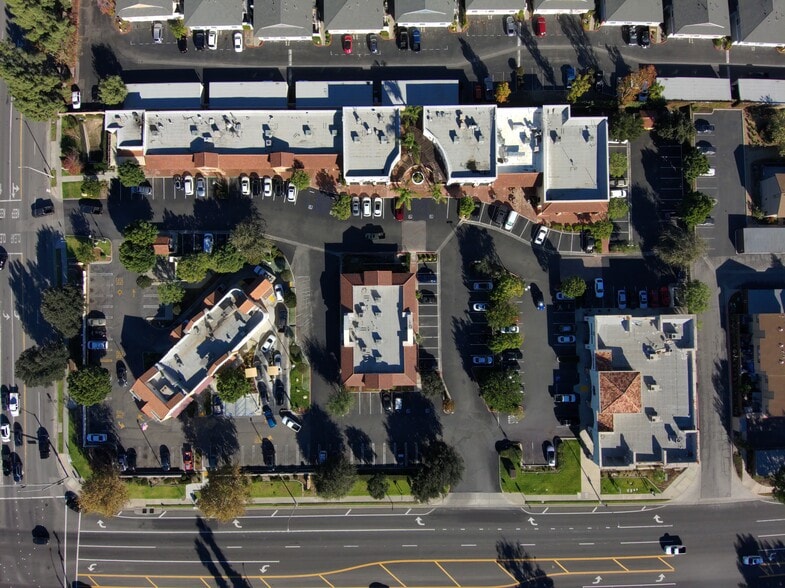 LA SPRING SHOPPING CENTER portfolio of 3 properties for sale on LoopNet.com - Building Photo - Image 2 of 14