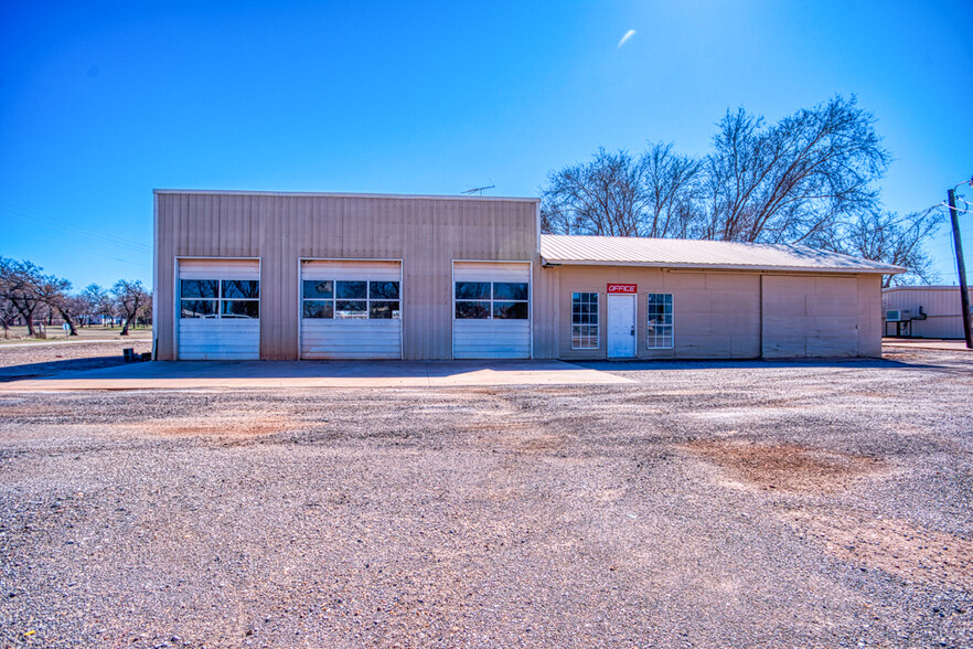 701 W Broadway, Kingfisher, OK for sale - Primary Photo - Image 1 of 1