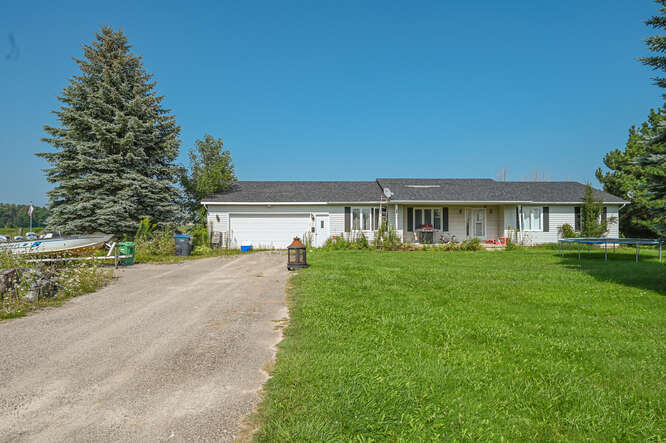 13535 Heart Lake Rd, Inglewood, ON for sale - Primary Photo - Image 2 of 5