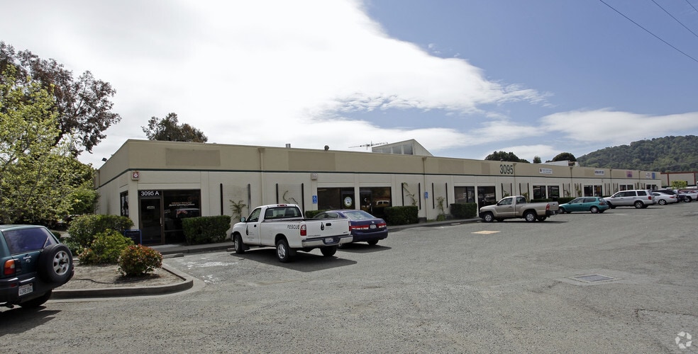 3095 Kerner Blvd, San Rafael, CA for lease - Building Photo - Image 2 of 7