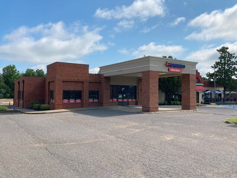 900 E Commerce St, Hernando, MS for sale - Building Photo - Image 1 of 1
