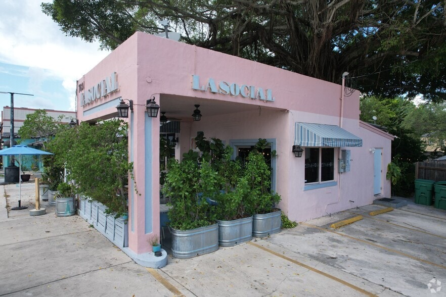 615 NE 76th St, Miami, FL for sale - Building Photo - Image 3 of 16