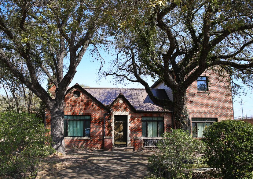 229 N Main St, Boerne, TX for sale - Building Photo - Image 1 of 1