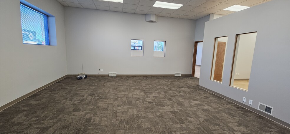705 S Barstow St, Eau Claire, WI for sale - Interior Photo - Image 3 of 16