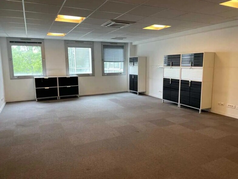 Office in Saint-Maur-des-Fossés for sale - Building Photo - Image 3 of 9