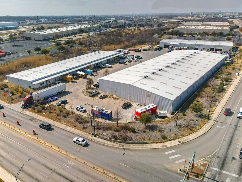 11911 Crosswinds Way, San Antonio, TX for lease - Building Photo - Image 2 of 9