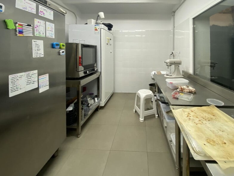 Retail in Barcelona, Barcelona for lease - Interior Photo - Image 2 of 4