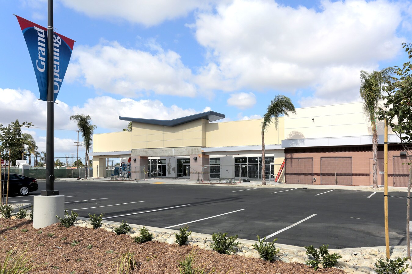 1035 N Magnolia Ave, Anaheim, CA 92801 SWC Magnolia & La Palma