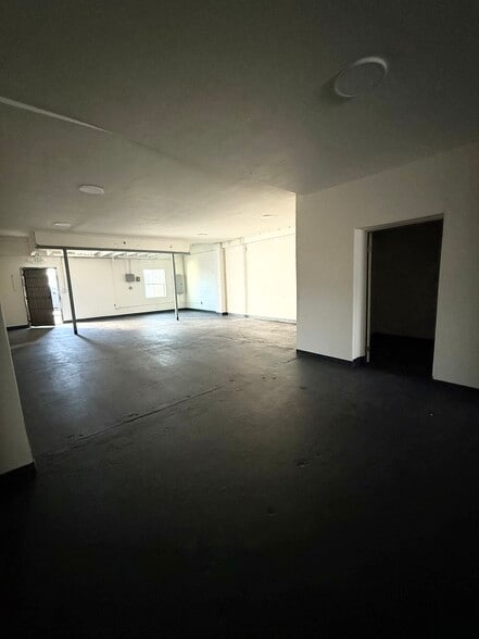 1810 E Alondra Blvd, Compton, CA for sale - Interior Photo - Image 2 of 9