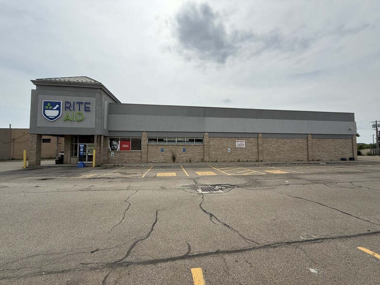 350 Niagara St, Buffalo, NY for lease - Building Photo - Image 2 of 7