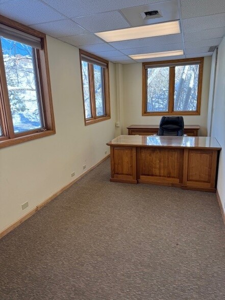 405 S Lincoln Ave, Steamboat Springs, CO for lease - Interior Photo - Image 2 of 11