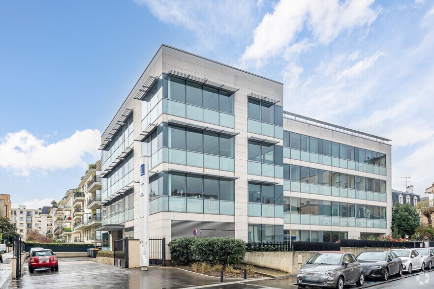 47 Rue Victor Hugo, Bois-Colombes for lease - Primary Photo - Image 1 of 5