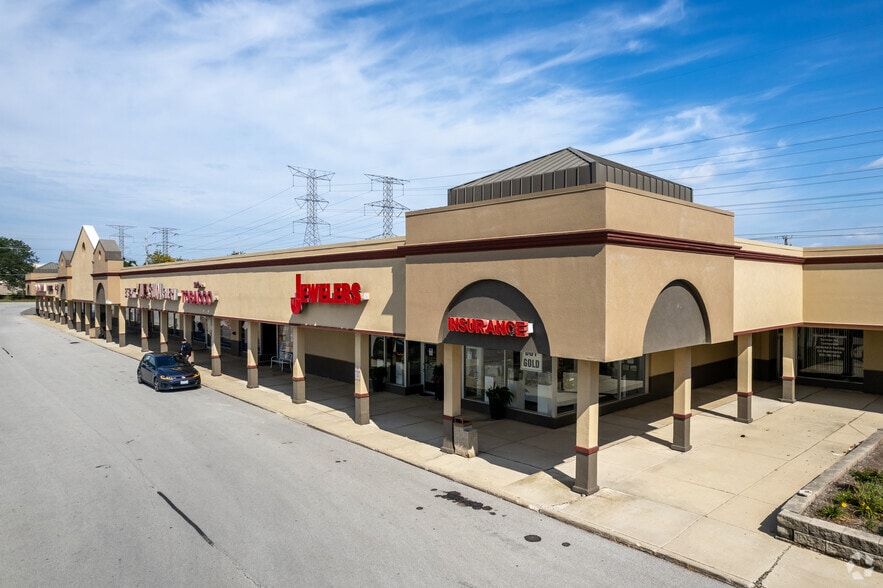 330518 Sq, Wood Dale, IL 60191 Square