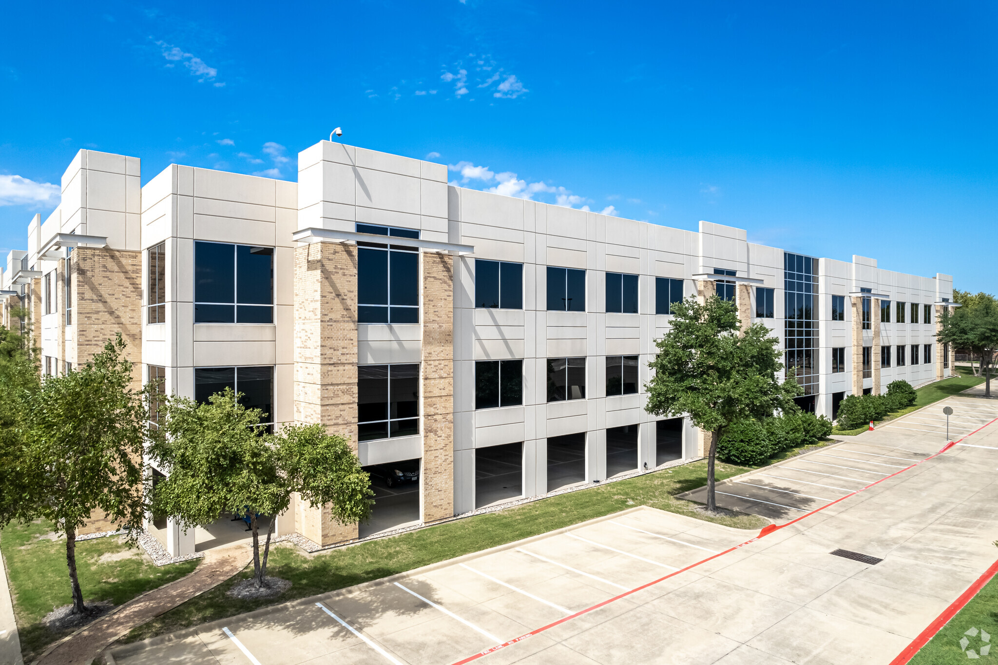 350 Highland Dr, Lewisville, TX for lease Building Photo- Image 1 of 12