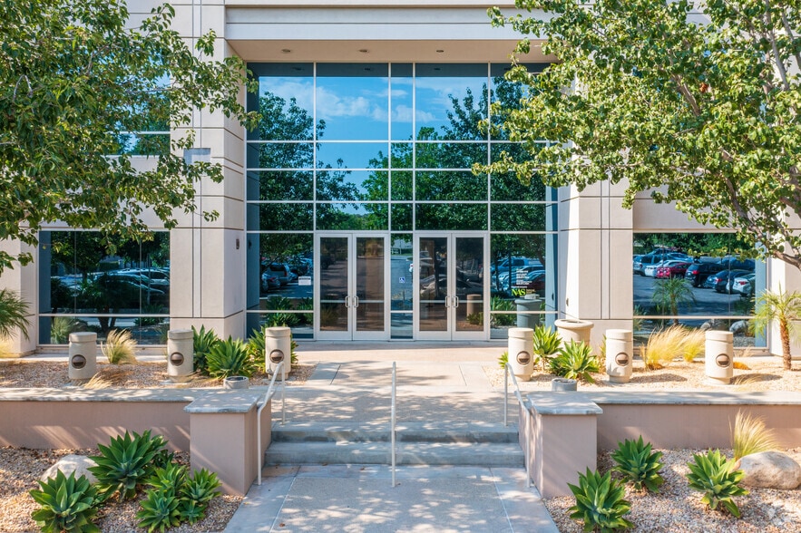 650 E Hospitality Ln, San Bernardino, CA for lease - Building Photo - Image 2 of 11