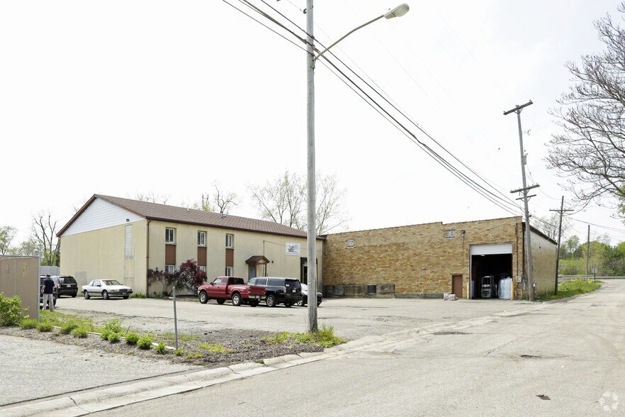 742 McKendrick St SW, Grand Rapids, MI for sale - Primary Photo - Image 1 of 1