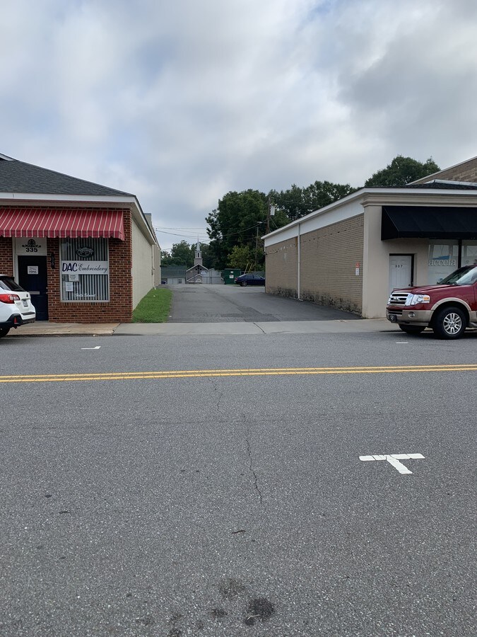 331 E Catawba St, Belmont, NC 28012