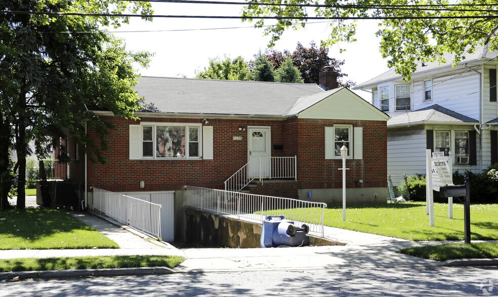 1285 Richmond Ave, Staten Island, NY for sale - Primary Photo - Image 1 of 1