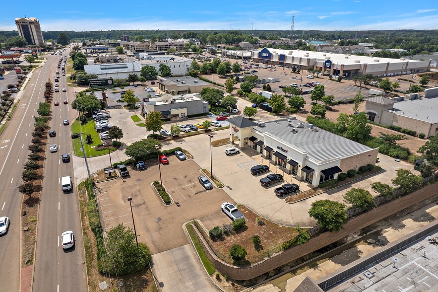 940 E County Line Rd, Ridgeland, MS for sale - Building Photo - Image 3 of 7