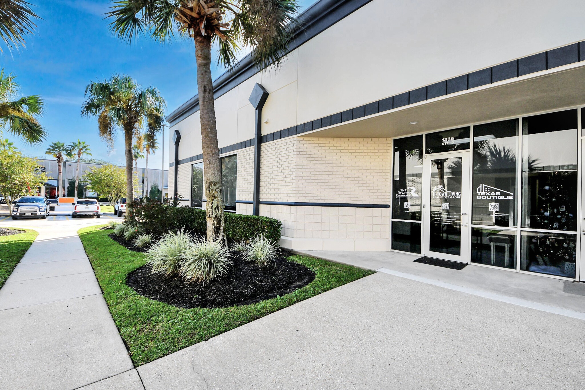 1335 Space Park Dr, Houston, TX for lease Building Photo- Image 1 of 16