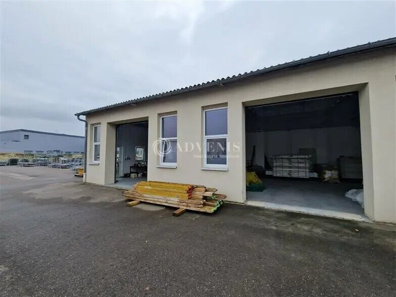 Flex in Metz for lease - Building Photo - Image 2 of 5