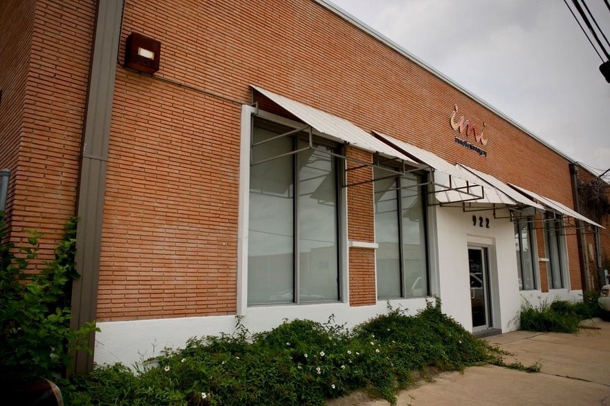 922 Dragon St, Dallas, TX for sale - Building Photo - Image 3 of 26