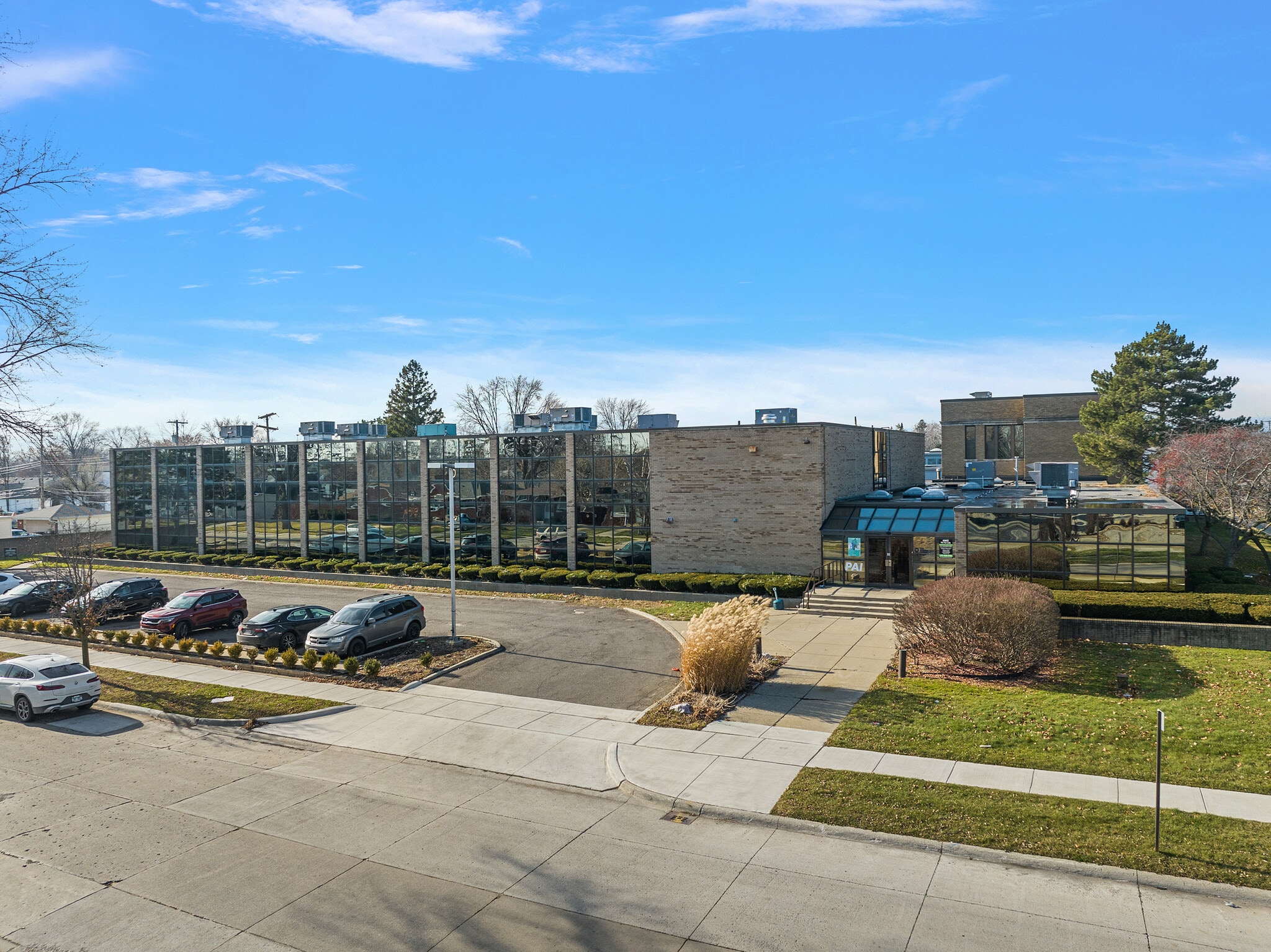 17200 E Ten Mile Rd, Eastpointe, MI for sale Building Photo- Image 1 of 1