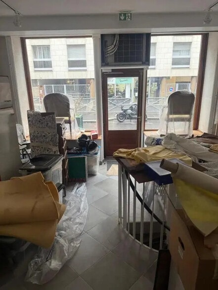 Office in Paris for lease - Interior Photo - Image 3 of 6