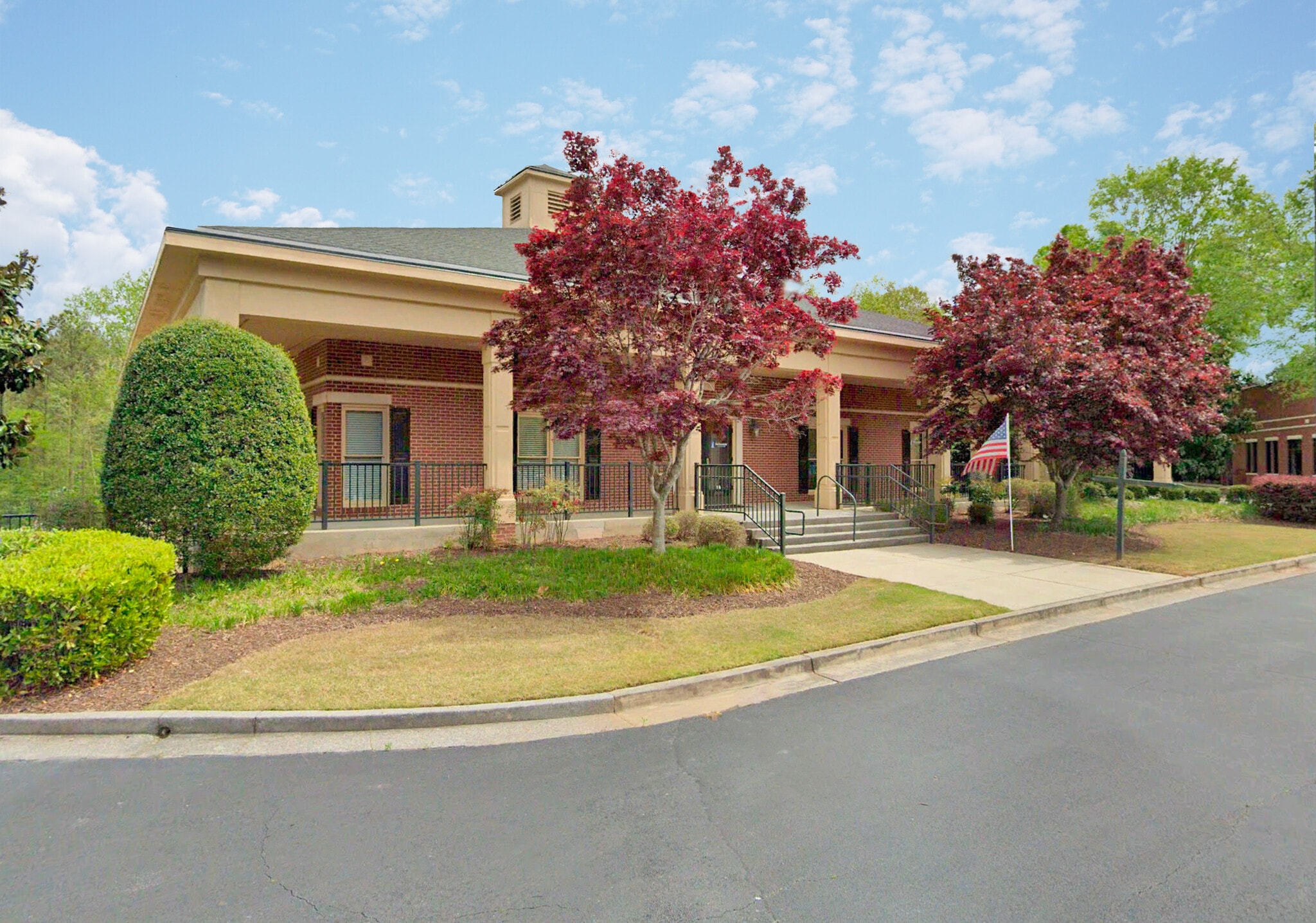 605 Molly Ln, Woodstock, GA for lease Building Photo- Image 1 of 2