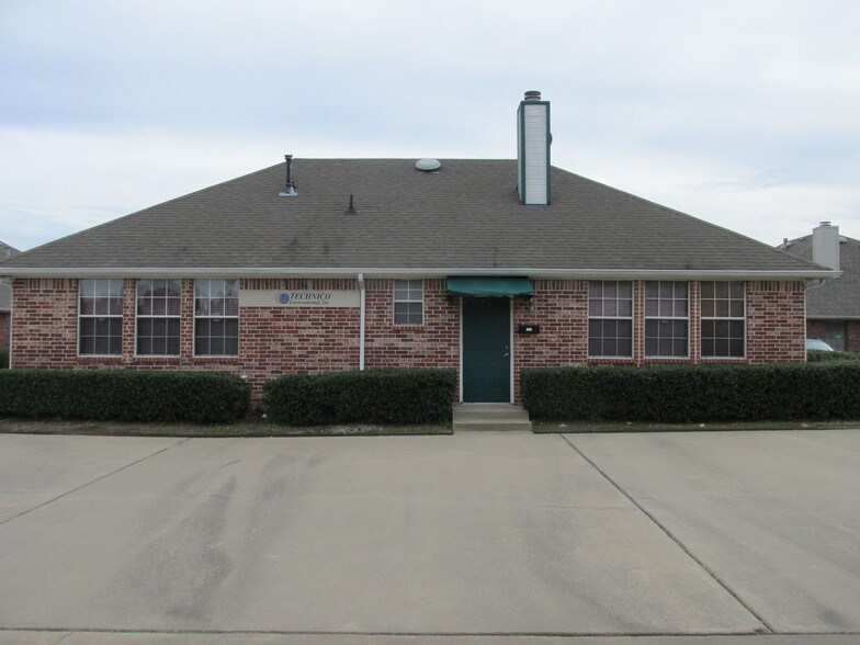 120 W Harwood Rd, Hurst, TX for sale - Building Photo - Image 1 of 1