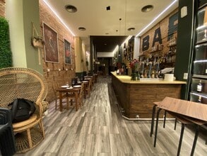 Retail in Barcelona, Barcelona for lease Interior Photo- Image 1 of 11