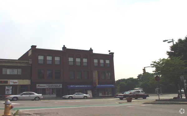 104-106 Main St, Webster, MA for sale Primary Photo- Image 1 of 1