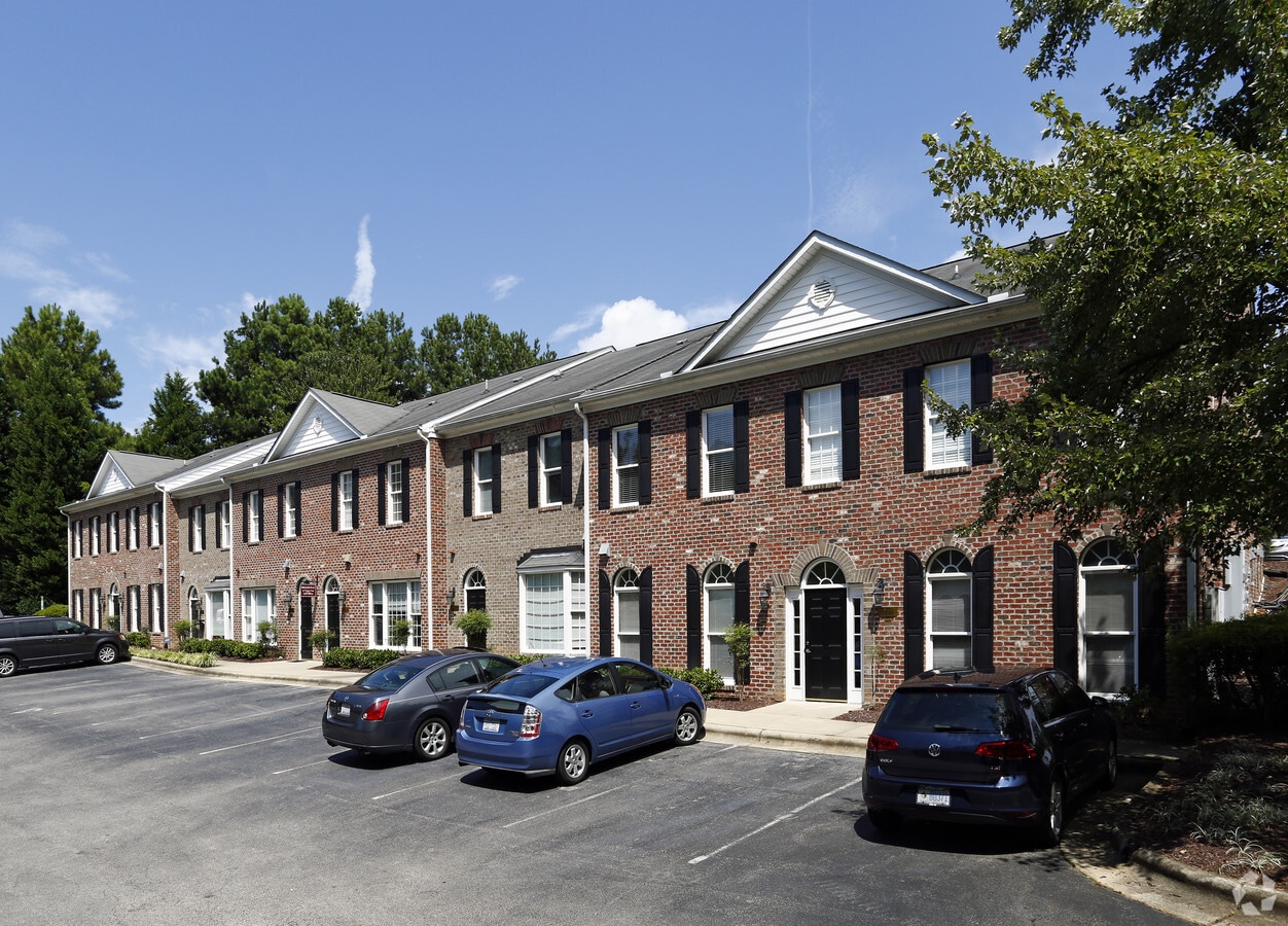 314 W Millbrook Rd, Raleigh, NC 27609