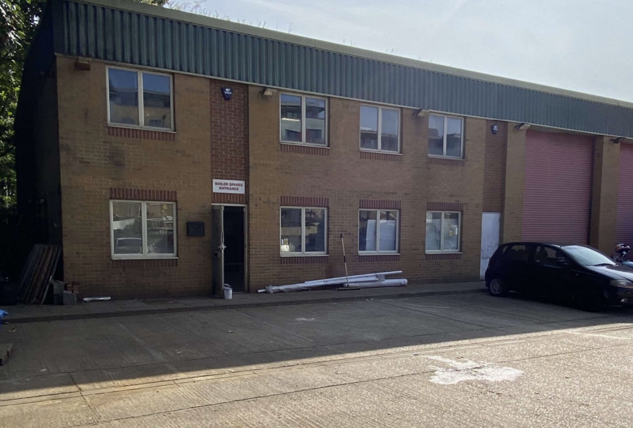 London Rd, Wallington for lease Building Photo- Image 1 of 4