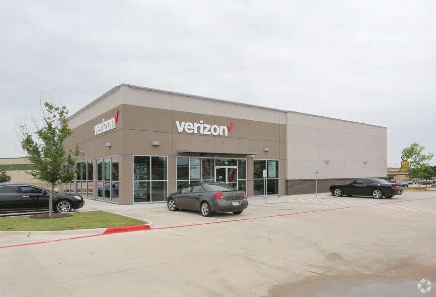 1820 N Valley Mills Dr, Waco, TX 76710