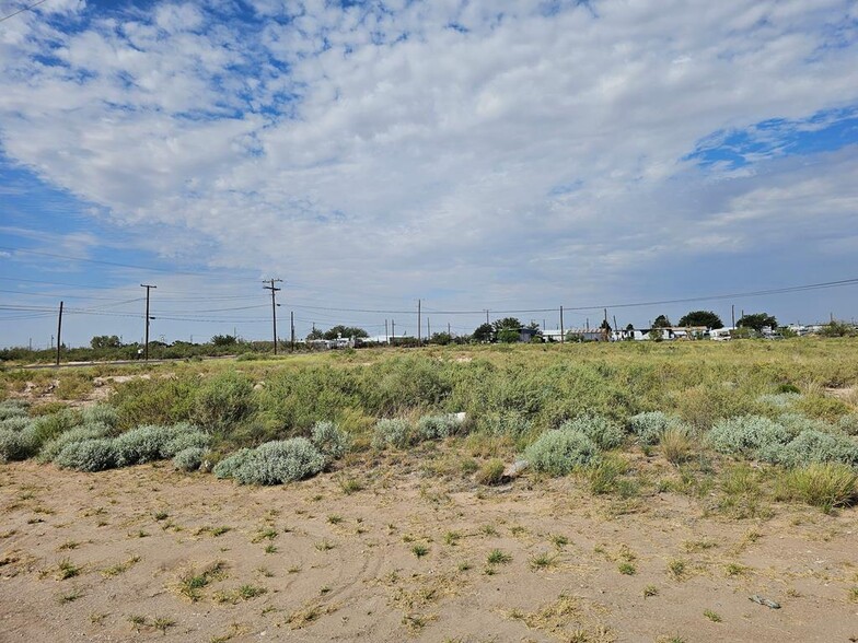 300 Rogers st, Pyote, TX for sale - Building Photo - Image 3 of 9