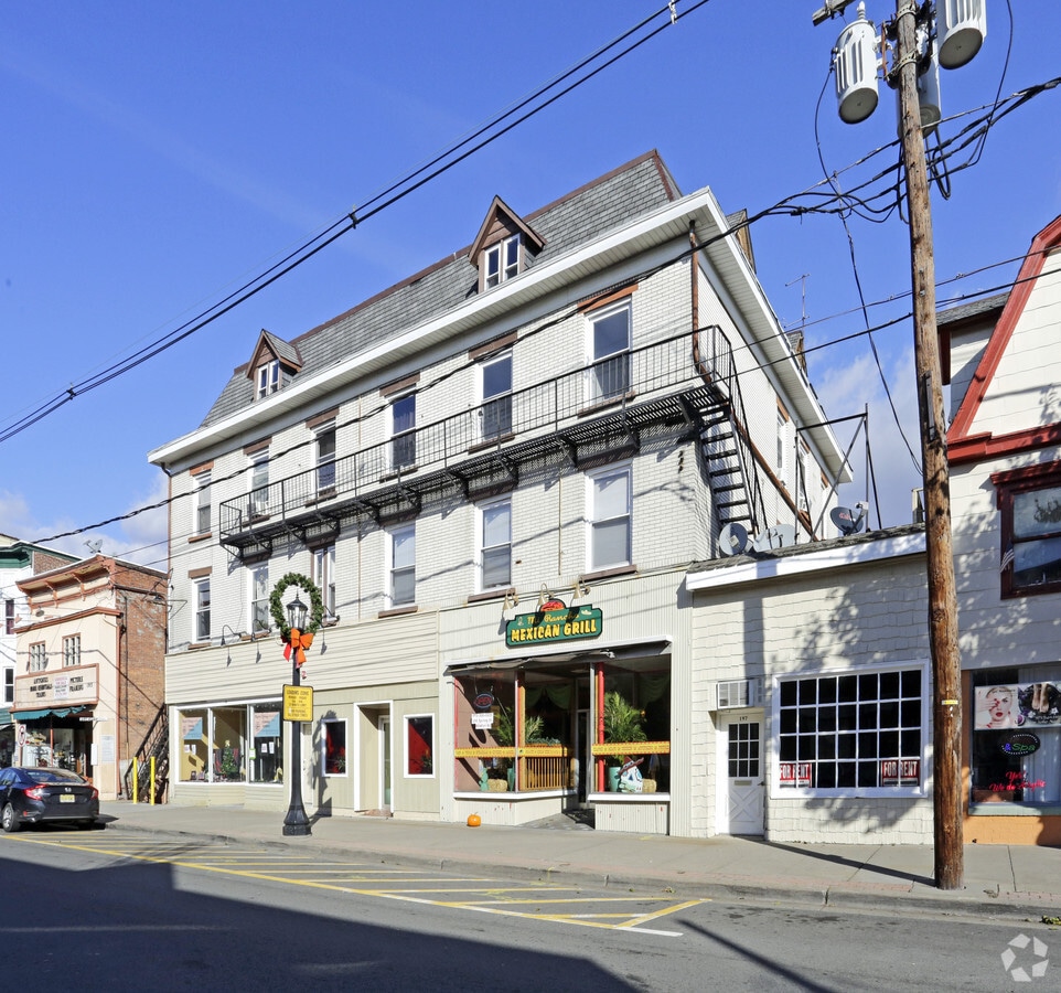 197 Spring St, Newton, NJ 07860