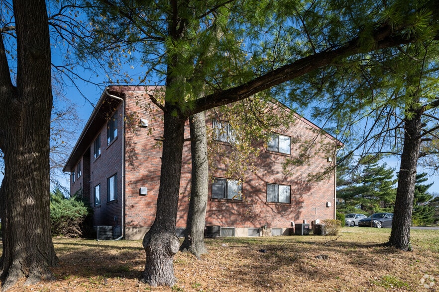 7300 N Hanley Rd, Hazelwood, MO for sale - Building Photo - Image 2 of 4