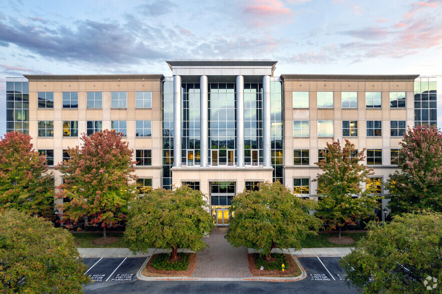 13850 Ballantyne Corporate Pl, Charlotte, NC for lease - Building Photo - Image 3 of 8