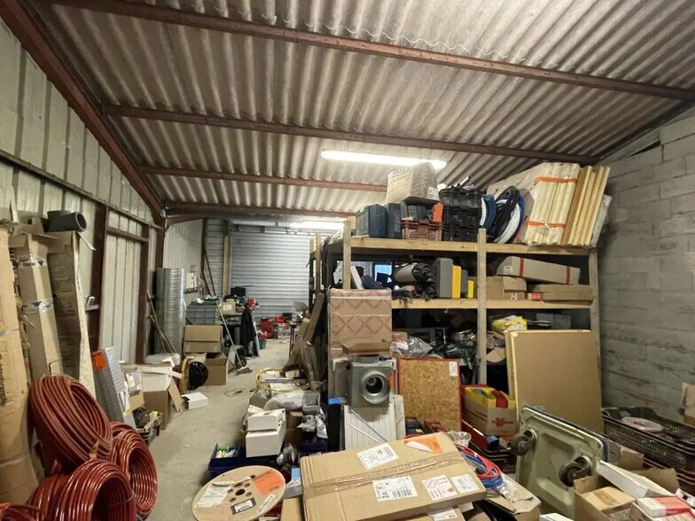 Flex in Plougoumelen for lease - Interior Photo - Image 3 of 4