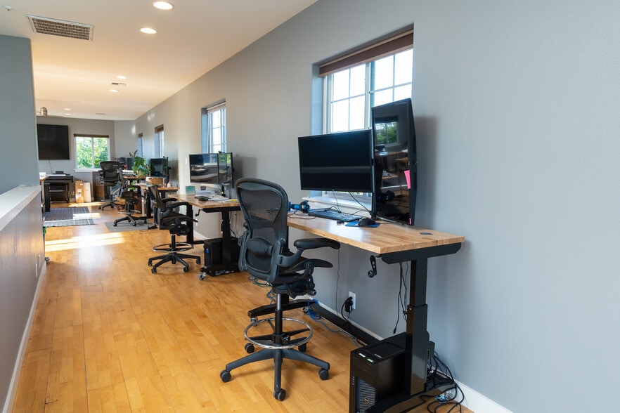 626 NW Arizona Ave, Bend, OR for lease - Building Photo - Image 2 of 13