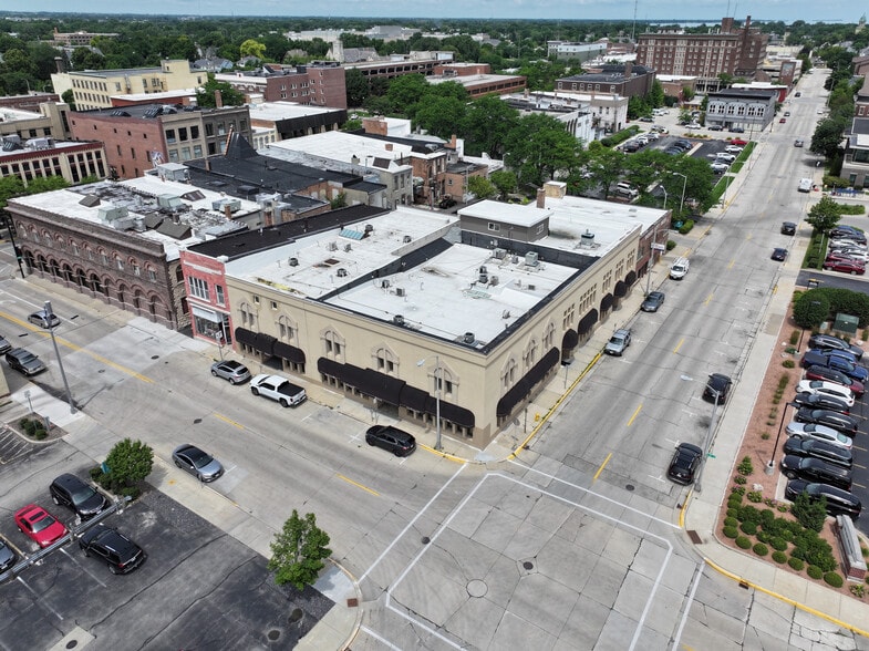 15-19 E 1st St, Fond Du Lac, WI for lease - Building Photo - Image 2 of 8