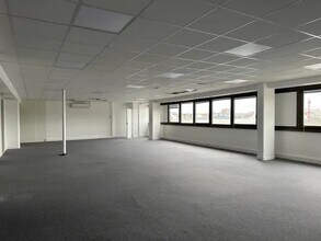 24-26 Boulevard Paul Vaillant-Couturier, Ivry-sur-Seine for lease Interior Photo- Image 1 of 5