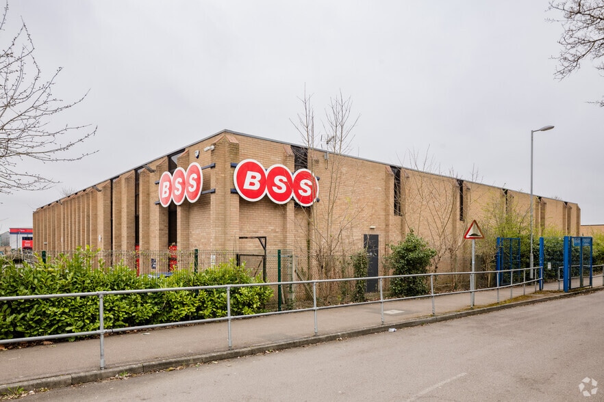Ledgers Clos, Oxford for lease - Primary Photo - Image 1 of 2