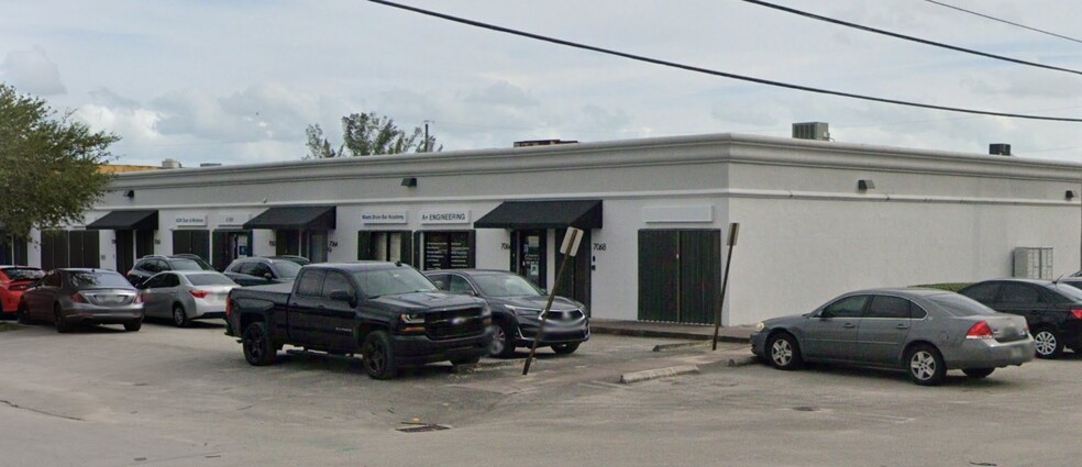 7050 SW 44th St, Miami, FL for lease - Building Photo - Image 1 of 2