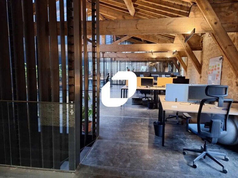 Office in Bordeaux for lease - Interior Photo - Image 3 of 21