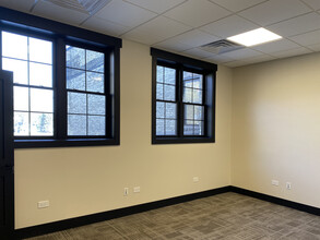 106 W Main St, West Dundee, IL for lease Interior Photo- Image 2 of 7