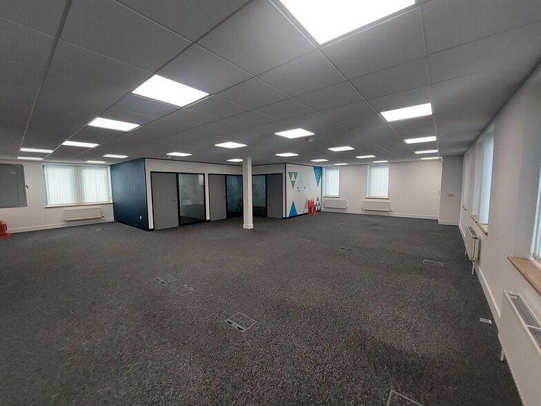 Polmaise Rd, Stirling for lease - Building Photo - Image 3 of 10