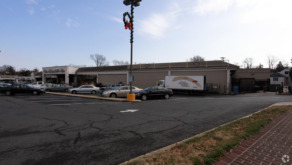 140-180 Maple Ave W, Vienna, VA for lease - Primary Photo - Image 1 of 3